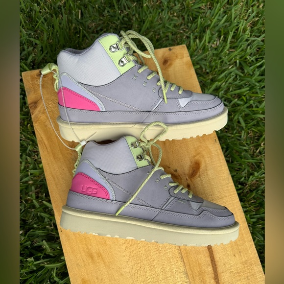 NWOB UGG®Highland High Top Heritage Hiking Boot. MSRP $120 - Picture 13 of 16